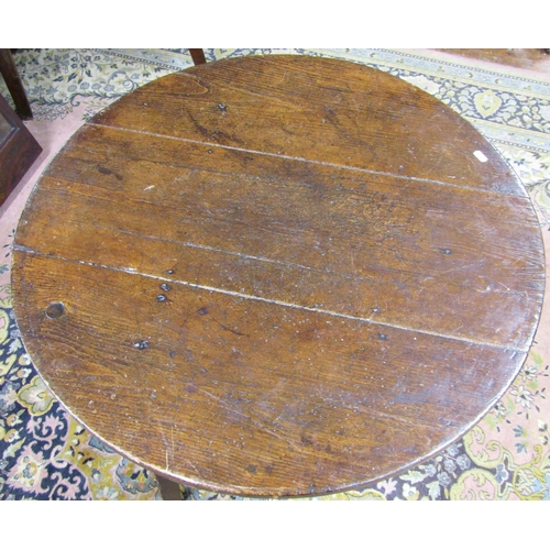 2768 - A Georgian pine cricket table of typical simple construction 80 cm diameter