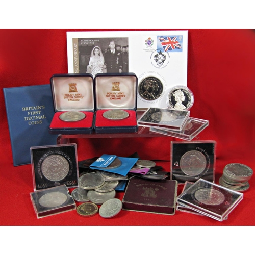 443 - Two Pobjoy mint Silver Jubilee crowns, 1977, Isle of Man and a 2006 Elizabeth Queen Mother crown, Gi... 