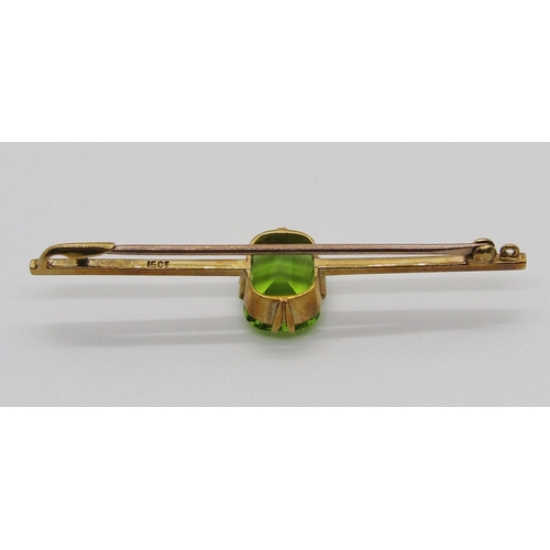 342 - Edwardian 15ct bar brooch set with vibrant green paste, 5.5cm L approx, 4g