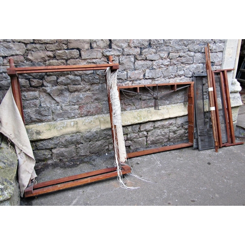 1522 - A traditional table top loom, the framework 92 x 90cm with fittings, made by the Harris Loom Company... 