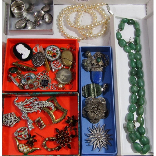 369 - Mixed collection of costume jewellery to include a silver music medal fob, goldstone nanny pin, silv... 