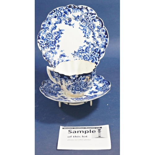 1100 - A collection of 19th century and later blue and white china including willow pattern meat platters, ... 