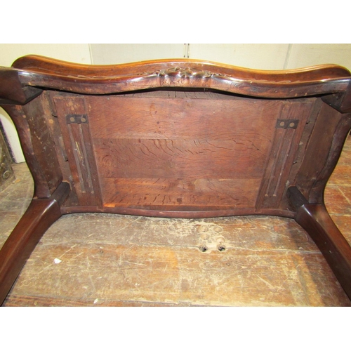 2440 - A good quality 19th century mahogany fold over top tea table of serpentine form with well matched fl... 