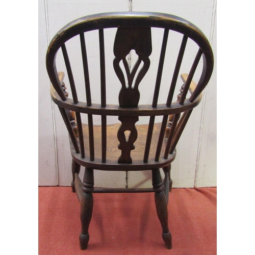 2442 - A Georgian Windsor ashwood stickback elbow chair on turned supports