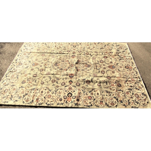 2526 - Exceptional quality full pile Kashan country house carpet with scrolled foliate decoration upon a te... 