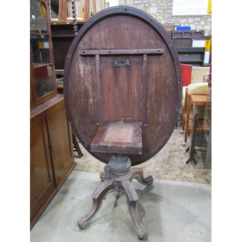 2069a - A Victorian walnut and figured walnut loo table (af)