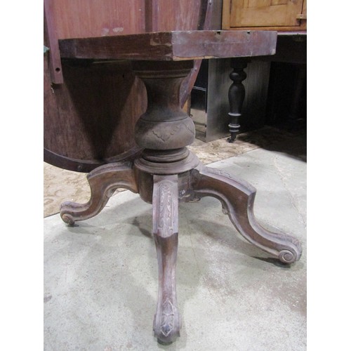 2069a - A Victorian walnut and figured walnut loo table (af)