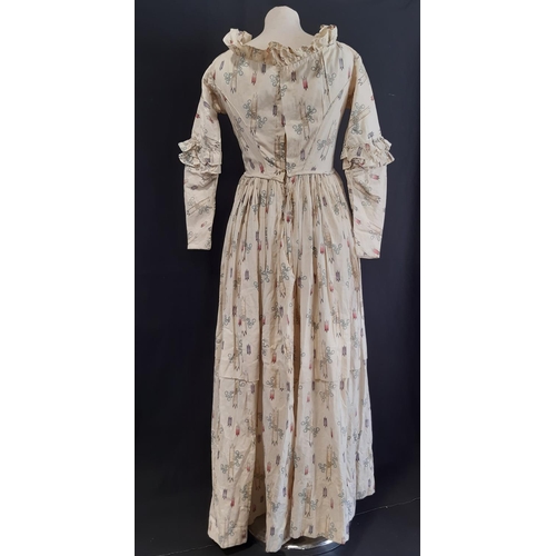 433 - 19th century Victorian day dress in printed cotton with fitted bodice, long sleeves, skirt gathered ... 