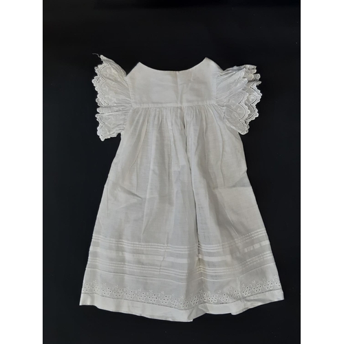 455 - Early 20th century baby/ child clothes including 4 white cotton baby gowns, Edwardian  starched jack... 