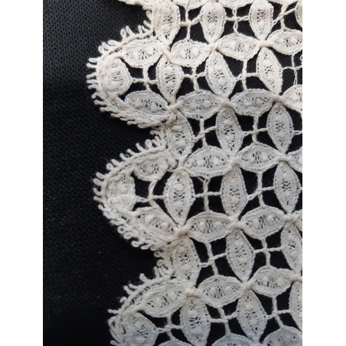 460 - Late 19th /early 20th century ladies lace and accessories including an embroidered net veil 240x47cm... 