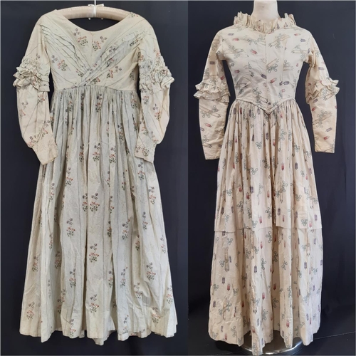 433 - 19th century Victorian day dress in printed cotton with fitted bodice, long sleeves, skirt gathered ... 