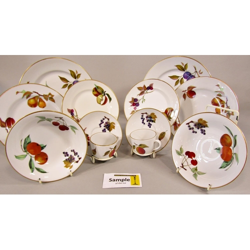 70 - A large collection of Worcester Evesham pattern oven to table wares comprising plates, tureens, dish... 