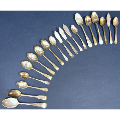 182 - An assortment of silver teaspoons and sardine knives, 9.6oz approx (19)