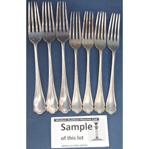 183 - Silver flatware - Sheffield 1920, maker Atkin Brothers, with trefoil patterned handles comprising si... 