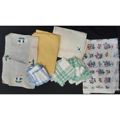 441 - Collection of assorted vintage white and coloured table linen including a large white table cloth wi... 