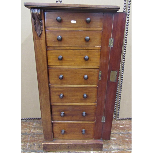 1649 - A Victorian mahogany Wellington chest with seven graduated drawers and locking plate, 48cm wide