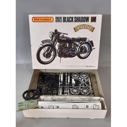 550 - 3 vintage model kits of motorcycles including Airfix Honda 750 FOUR 1:8 scale kit (sealed contents),... 