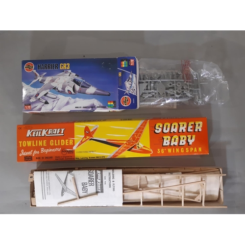 571 - Collection of vintage model kits and a game comprising boxed Subbuteo (missing 4 flags), kits by Tam... 