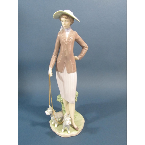 78 - Two Lladro ceramic figure groups comprising Walking The Dogs, 34cm high, Old Folks, 50cm high togeth... 