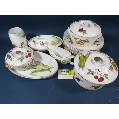 91 - A large collection of Royal Worcester Evesham pattern dinner and table wares comprising approx 20 di... 