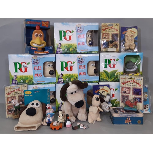 545 - A collection of Wallace & Gromit / Aardman merchandise including 5 PG Tips packs with Gromit thermal... 