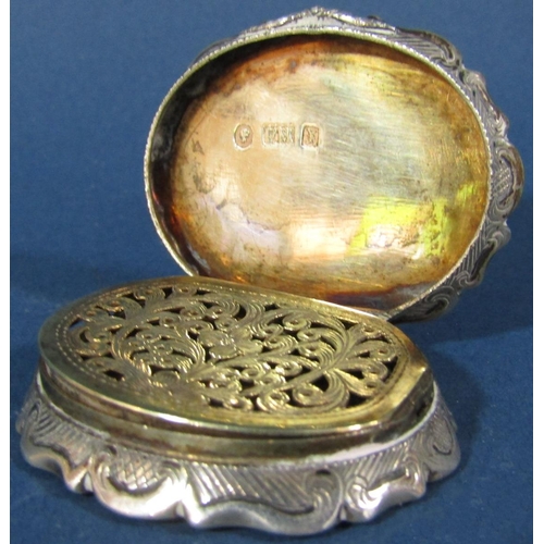 191 - A Victorian silver vinaigrette with a silver gilt foliate interior, with a boating scene engraved to... 