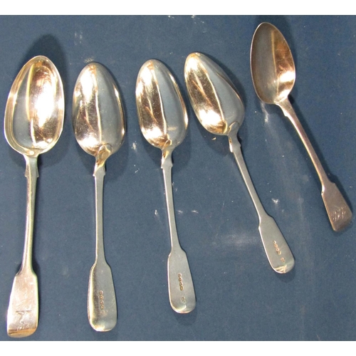 196 - Fourteen various Georgian silver serving spoons by various makers, with two teaspoons, 31oz approx