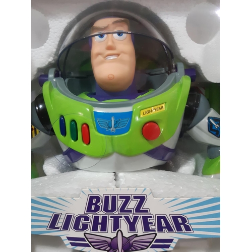 540 - Disney/ Pixar toys including Toy Story Buzz LightYear ' Ultimate Talking Action Figure' (with box, u... 