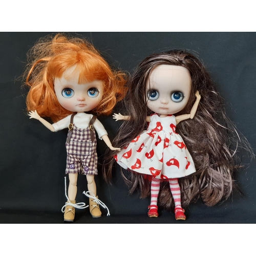 586 - Five small 'Middie' Blythe dolls, all customised by Angie Roberts with impressed marks for Hasbro/To... 