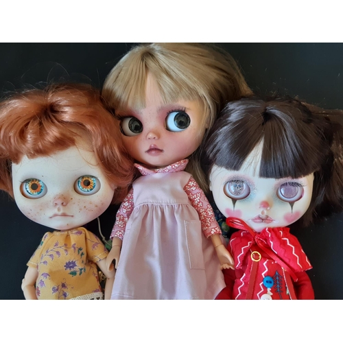 579 - Four customised dolls in the style of Blythe 'Neo' dolls; 3 have colour changing eyes operated by pu... 