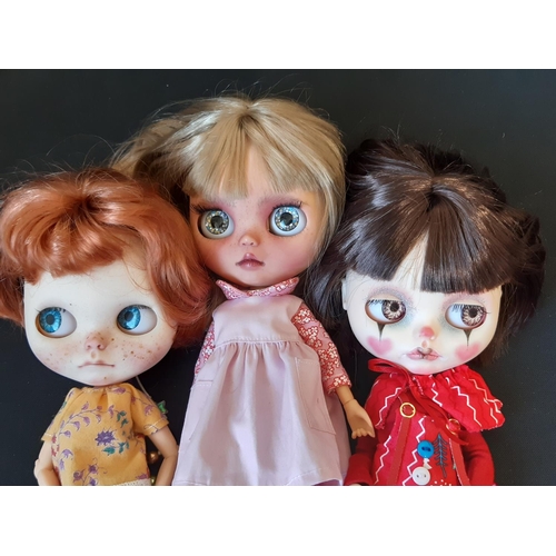 579 - Four customised dolls in the style of Blythe 'Neo' dolls; 3 have colour changing eyes operated by pu... 