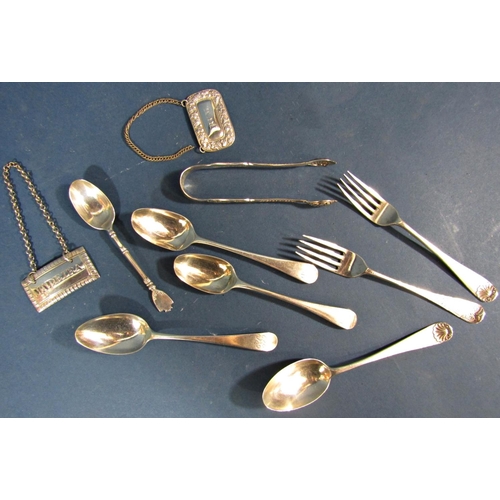 224 - A mixed selection of silver consisting five various teaspoons, two cake forks, sugar tong, two drink... 