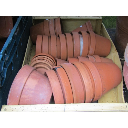 1017 - Approximately 50 plus terracotta flower pots and planters of varying design and size, (some af)