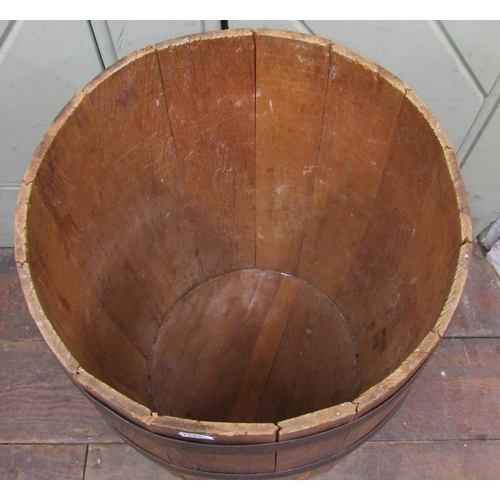 1558 - A waxed barrel with steel banded hoop bearing the label of Hignetts Genuine Scented Kendal Brown (sn... 