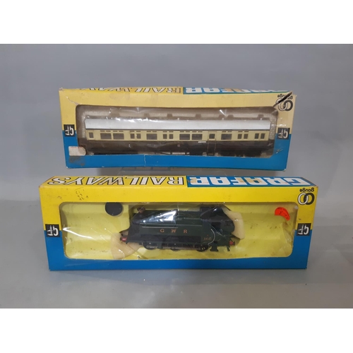 593 - Graham Farish model rail coaches, rolling stock and GWR locomotive numbered 9410 (older boxes AF), t... 