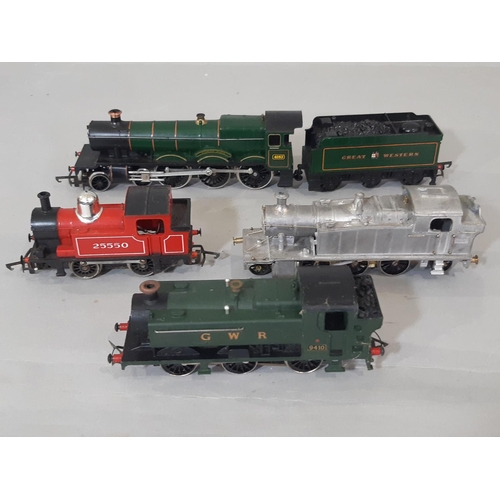 594 - Large collection of 00 gauge railway models including Hornby and Mainline locomotives, tank engine b... 