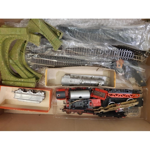 594 - Large collection of 00 gauge railway models including Hornby and Mainline locomotives, tank engine b... 