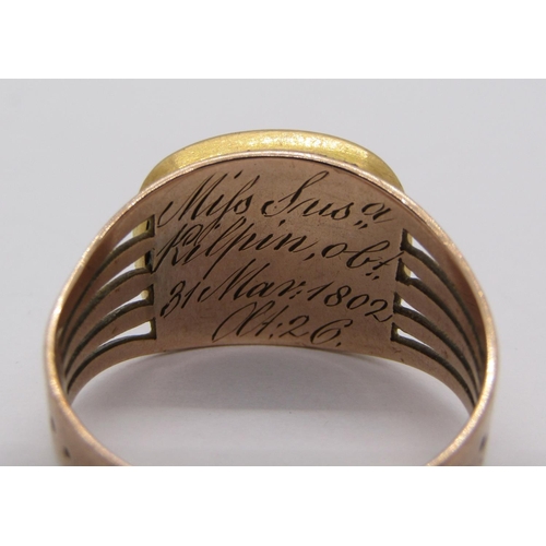 246 - Georgian yellow metal mourning ring with inscription 'Miss Susan Kilpin, obt 31 Mar 1802 at 26', siz... 