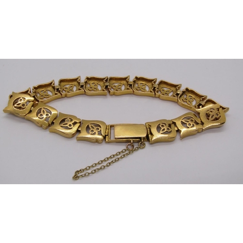 274 - 21ct foliate link bracelet, 33.7g