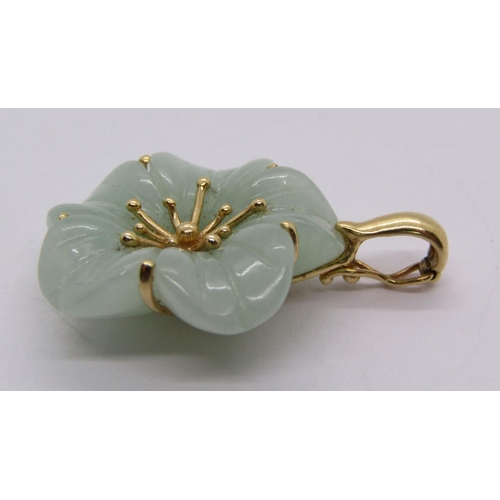 290 - Chinese 14k carved jade flower pendant, 7.9g