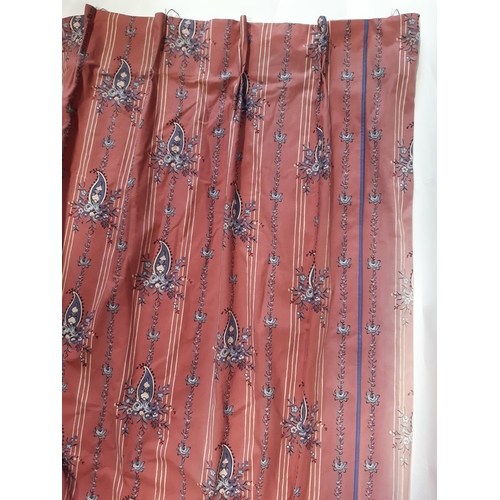 631 - Two pairs French vintage curtains, lined, in patterned cotton with dusky pink ground 'Raioum' by Les... 