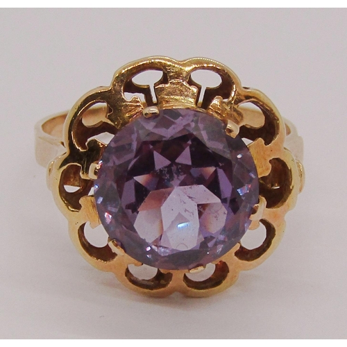 279 - 14ct synthetic alexandrite dress ring, size M/N, 4.2g