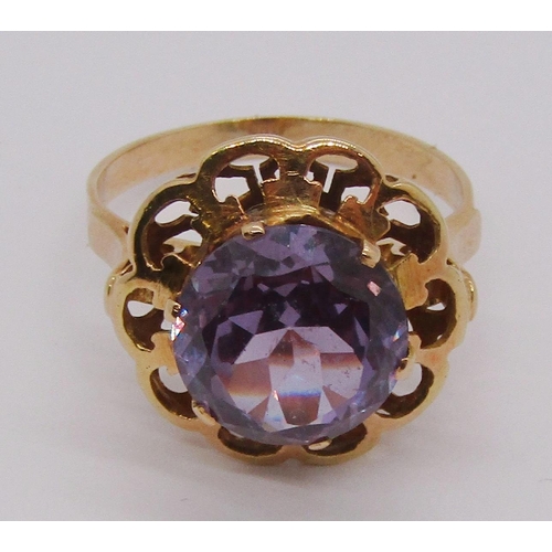 279 - 14ct synthetic alexandrite dress ring, size M/N, 4.2g