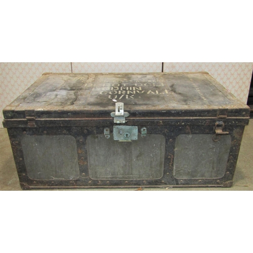 1141 - A vintage Dilkes & Sons trade mark Wolverhampton re-enforced tin trunk, patent number 23596/27, toge... 