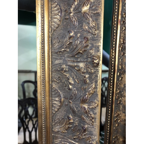 901 - Fifteen lengths of moulded gilt picture frame approx. 290 cm long each