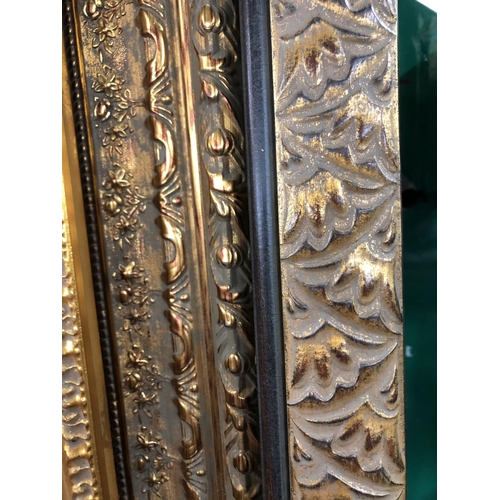 901 - Fifteen lengths of moulded gilt picture frame approx. 290 cm long each