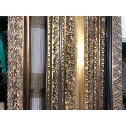 901 - Fifteen lengths of moulded gilt picture frame approx. 290 cm long each