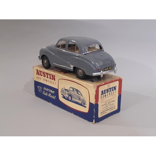 251 - Austin Somerset model car by Victory Industries, 1:18 scale and battery operated with 'Mighty Midget... 