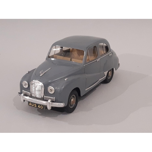 251 - Austin Somerset model car by Victory Industries, 1:18 scale and battery operated with 'Mighty Midget... 