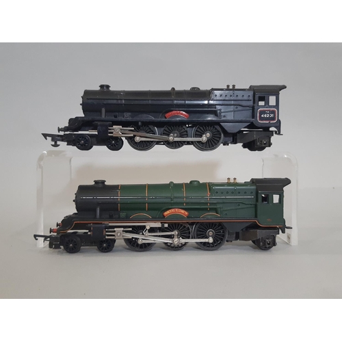 253 - Four 00 gauge 4-6-2 locomotives and tenders by Triang comprising 'Princess Elizabeth' in green liver... 